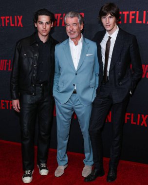 Paris Brosnan, Peder Pierce Brosnan ve kardeşi Dylan Brosnan, Netflix 'in 26 Haziran 2023' te Los Angeles, Kaliforniya, ABD 'deki Regal LA Live' da gerçekleştirdiği 