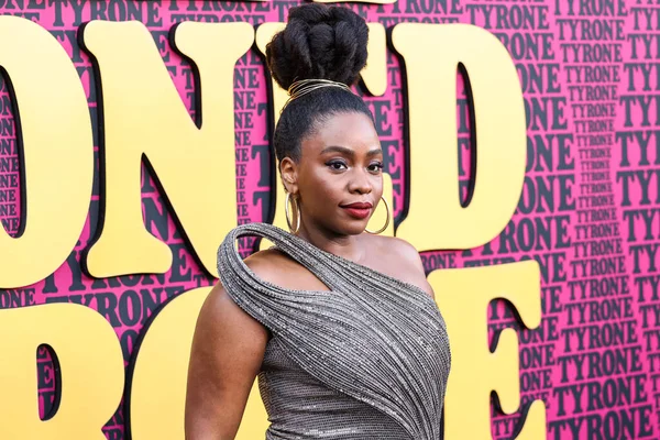 Gaurav Gupta elbisesi giyen Amerikalı aktris Teyonah Parris, Netflix 'in 