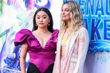 Lana Condor ve Annie Murphy, 28 Haziran 2023 'te Hollywood, Los Angeles, Kaliforniya, ABD' de bulunan TCL Çin Tiyatrosu IMAX 'te düzenlenen' Ruby Gillman: Teenage Kraken 'adlı Universal Pictures and DreamWorks Animasyonunun Los Angeles galasına geldiler.