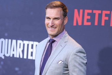 Ulusal Futbol Ligi 'nin Minnesota Vikings takımının Amerikan futbolcusu Kirk Cousins, Netflix' in 'Quarterback' sezonunun Los Angeles Premiere 'ine 11 Temmuz 2023' te Hollywood, Los Angeles 'ta düzenlenen Netflix Tudum Theater' da ulaştı.,