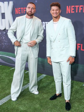  Travis Kelce ve Patrick Mahouse Netflix 'in' Quarterback 'sezonunun Los Angeles Premiere' ine 11 Temmuz 2023 'te Hollywood, Los Angeles, Kaliforniya, ABD' deki Netflix Tudum Theater 'a geldiler.