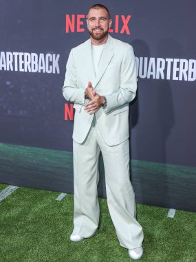 Ulusal Futbol Ligi 'nin Kansas City Chiefs oyuncusu Travis Kelce, Netflix' in 'Quarterback' sezonunun Los Angeles Premiere 'ine 11 Temmuz 2023' te Hollywood, Los Angeles 'taki Netflix Tudum Theater' da ulaştı.