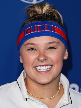 Amerikalı dansçı, şarkıcı, aktris ve YouTuber JoJo Siwa, 27 Temmuz 2023 'te Elysian Park, Los Angeles, Kaliforniya, ABD' de düzenlenen Kershaw 'un 10.