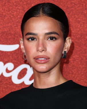 Bruna Marquezine, 10 Ağustos 2023 'te NeueHouse Los Angeles' ta düzenlenen Variety 2023 Power of Young Hollywood Kutlamasına katıldı..