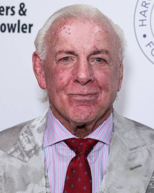 Amerikalı profesyonel güreşçi Ric Flair, 18 Ağustos 2023 'te Beverly Hilton Oteli' nde düzenlenen 23. Harold ve Carole Pompa Vakfı Galası 'na geldi.. 