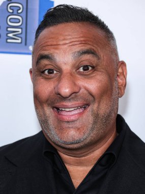 Kanadalı stand-up komedyeni, aktör ve yapımcısı Russell Peters, 18 Ağustos 2023 'te Beverly Hills, Los Angeles, ABD' de düzenlenen 23. Harold ve Carole Pompa Vakfı Galasına geldi.. 