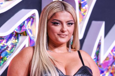 Bebe Rexha, 12 Eylül 2023 tarihinde Newark, New Jersey, ABD 'de Prudential Center' da düzenlenen 2023 MTV Video Müzik Ödülleri 'ne ulaştı..