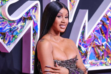 Dilara Findikoglu elbisesi giyen Cardi B, 12 Eylül 2023 'te Newark, New Jersey, ABD' deki Prudential Center 'da düzenlenen 2023 MTV Video Müzik Ödülleri' ne geldi..