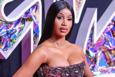 Dilara Findikoglu elbisesi giyen Cardi B, 12 Eylül 2023 'te Newark, New Jersey, ABD' deki Prudential Center 'da düzenlenen 2023 MTV Video Müzik Ödülleri' ne geldi..