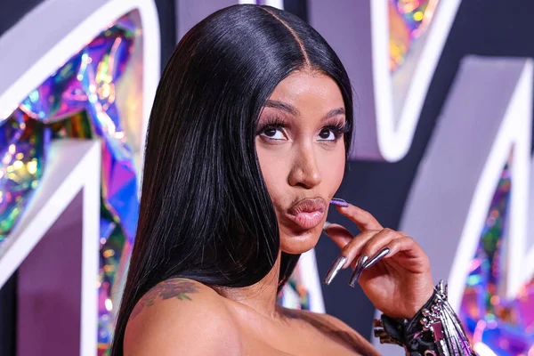 stock image Cardi B wearing a Dilara Findikoglu dress arrives at the 2023 MTV Video Music Awards held at the Prudential Center on September 12, 2023 in Newark, New Jersey, United States.