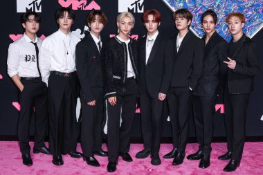 Stray Kids 'ten Changbin, I.N, Han, Felix, Lee Know, Seungmin, Hyunjin ve Bang Chan 12 Eylül 2023' te Newark, New Jersey, ABD 'deki Prudential Center' da düzenlenen 2023 MTV Video Müzik Ödülleri 'ne geldiler.. 