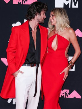 Chase Stokes ve Kelsea Ballerini, 12 Eylül 2023 tarihinde Newark, New Jersey, ABD 'deki Prudential Center' da düzenlenen 2023 MTV Video Müzik Ödülleri 'ne geldiler..