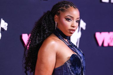 Roberto Cavalli marka kot elbise giyen Chloe Bailey, 12 Eylül 2023 'te Newark, New Jersey, ABD' deki Prudential Center 'da düzenlenen 2023 MTV Video Müzik Ödülleri' ne geldi..