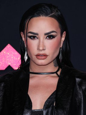 Christian Louboutin pompaları giyen Demi Lovato, 12 Eylül 2023 'te Newark, New Jersey, ABD' deki Prudential Center 'da düzenlenen 2023 MTV Video Müzik Ödülleri' ne ulaştı.. 