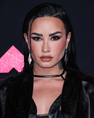 Christian Louboutin pompaları giyen Demi Lovato, 12 Eylül 2023 'te Newark, New Jersey, ABD' deki Prudential Center 'da düzenlenen 2023 MTV Video Müzik Ödülleri' ne ulaştı.. 
