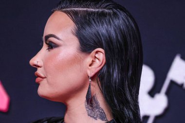 Christian Louboutin pompaları giyen Demi Lovato, 12 Eylül 2023 'te Newark, New Jersey, ABD' deki Prudential Center 'da düzenlenen 2023 MTV Video Müzik Ödülleri' ne ulaştı.. 