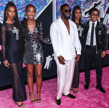Jessie James Combs, Chance Combs, Diddy, D 'Lila Combs ve Justin Dior Combs 12 Eylül 2023 tarihinde Newark, New Jersey, ABD' deki Prudential Center 'da düzenlenen 2023 MTV Video Müzik Ödülleri' ne geldiler..