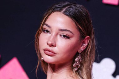 Madelyn Cline, 12 Eylül 2023 tarihinde Newark, New Jersey, ABD 'de Prudential Center' da düzenlenen 2023 MTV Video Müzik Ödülleri 'ne ulaştı..