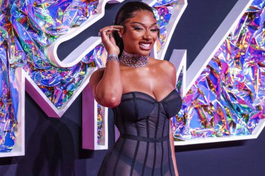 Brandon Blackwood elbisesi giyen Megan Thee Stallion ve Jacob ve Co. mücevherleri 12 Eylül 2023 'te Newark, New Jersey, ABD' deki Prudential Center 'da düzenlenen 2023 MTV Video Müzik Ödülleri' ne ulaştı..