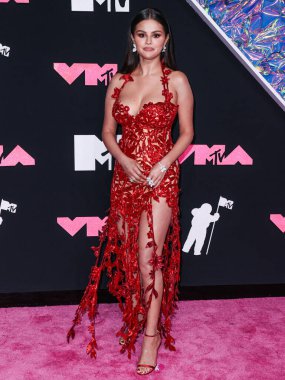 Oscar de la Renta marka özel bir elbise giyen Amerikalı şarkıcı ve aktris Selena Gomez, 12 Eylül 2023 'te Newark, New Jersey, ABD' deki Prudential Center 'da düzenlenen 2023 MTV Video Müzik Ödülleri' ne geldi..