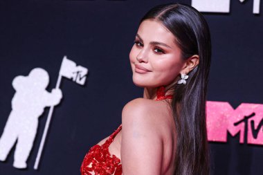 Oscar de la Renta marka özel bir elbise giyen Amerikalı şarkıcı ve aktris Selena Gomez, 12 Eylül 2023 'te Newark, New Jersey, ABD' deki Prudential Center 'da düzenlenen 2023 MTV Video Müzik Ödülleri' ne geldi..