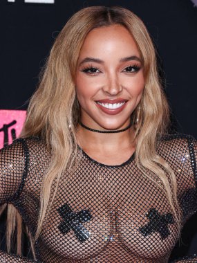 Tinashe, 12 Eylül 2023 tarihinde Newark, New Jersey, ABD 'de Prudential Center' da düzenlenen 2023 MTV Video Müzik Ödülleri 'ne ulaştı.. 