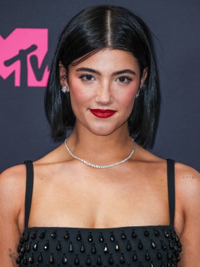 Charli D 'Amelio, 12 Eylül 2023' te Newark, New Jersey 'de Prudential Center' da düzenlenen 2023 MTV Video Müzik Ödülleri 'nde basın odasında poz verdi..