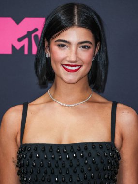 Charli D 'Amelio, 12 Eylül 2023' te Newark, New Jersey 'de Prudential Center' da düzenlenen 2023 MTV Video Müzik Ödülleri 'nde basın odasında poz verdi..