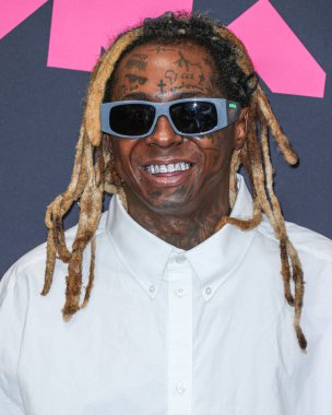 Lil Wayne, 12 Eylül 2023 tarihinde Newark, New Jersey 'de Prudential Center' da düzenlenen 2023 MTV Video Müzik Ödülleri 'nde basın odasında poz verdi..