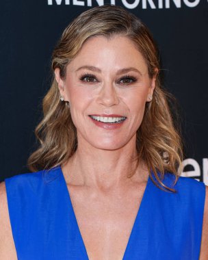 Amerikalı aktris Julie Bowen, 6 Ekim 2023 tarihinde Los Angeles, Kaliforniya, ABD 'deki Skirball Kültür Merkezi' nde düzenlenen Step Up Yıllık İlham Ödülleri 'ne geldi..