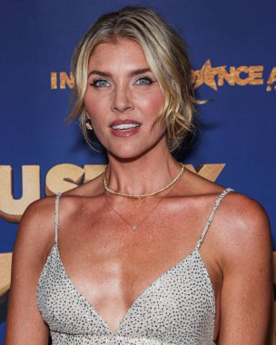 Amerikan televizyon kişiliği, dansçı, aktris ve fitness eğitmeni Amanda Kloots, 18 Ekim 2023 'te Avalon Hollywood ve Bardot' ta düzenlenen 2023 Sanayi Dans Ödülleri 'ne geldi.. 