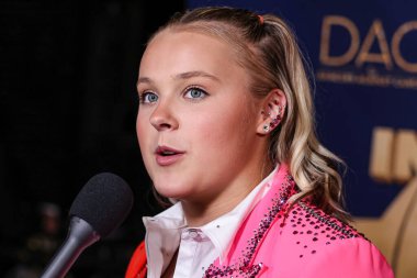Amerikalı dansçı, şarkıcı, aktris, YouTuber ve medya kişiliği Jojo Siwa, 18 Ekim 2023 'te Avalon Hollywood ve Bardot' ta düzenlenen 2023 Industry Dance Awards 'a geldi.. 