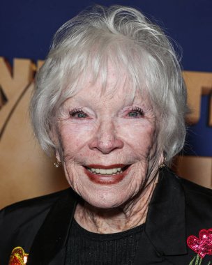 Amerikalı aktris ve yazar Shirley Maclaine, 18 Ekim 2023 'te Avalon Hollywood ve Bardot' ta düzenlenen 2023 Sanayi Dans Ödülleri 'ne geldi.. 