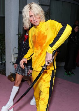 Makineli Tüfek Kelly (Colson Baker), Solisca Tekila ve PATH Water tarafından sunulan Darren Dzienciol 'un Pop Icons Cadılar Bayramı Partisi 2023' e 27 Ekim 2023 'te Beverly Hills, Los Ange' deki özel bir konutta ulaştı.