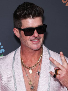 Robin Thicke, Solisca Tekila ve PATH Water tarafından sunulan Darren Dzienciol 'un Pop Icons Cadılar Bayramı Partisi 2023' e 27 Ekim 2023 'te Beverly Hills, Los Angeles, Kaliforniya, ABD' deki özel bir konutta ulaştı..