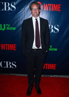 Matthew Perry 54 yaşında öldü. Matthew Perry öldü. 54 yaşındaydı. En çok Friends 'te Chandler Bing' i oynayan aktör 28 Ekim 2023 Cumartesi günü Los Angeles 'taki bir evde ölü bulundu. BATI Hollywood, LOS ANGELES, CALIFORNIA