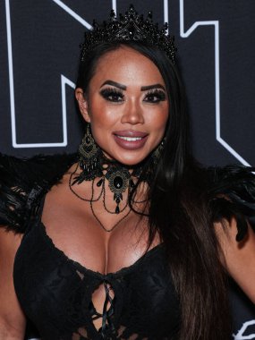 Carla Maria Cadotte, Billboard and Affinity Gece Hayatı 'nın Kırmızı Halı Cadılar Bayramı Balosu 2023' e 31 Ekim 2023 'te Hollywood, Los Angeles, Kaliforniya, ABD' de W Hotel Çatısı 'nda geldi.. 