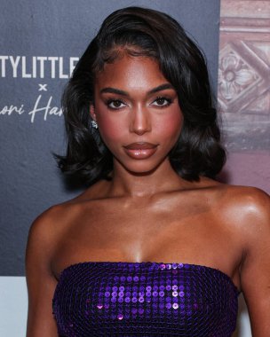 Lori Harvey, 8 Kasım 2023 'te Batı Hollywood EDITION Oteli' ndeki Sunset at EDITION 'da düzenlenen Lori Harvey Party Wear Collection Launch' a gelir..