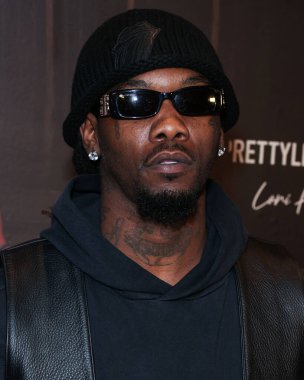 Ofset (Kiari Kendrell Cephus), 8 Kasım 2023 'te Batı Hollywood EDITION Oteli' ndeki Sunset at EDITION (Bodrum Kulübü) 'nde düzenlenen PrettyLittleThing X Lori Harvey Party Giyim Koleksiyon Fırlatması' na ulaşır..