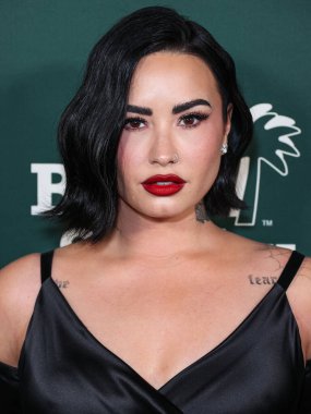 Dolce ve Gabbana giyen Demi Lovato, 11 Kasım 2023 'te ABD' nin Los Angeles, Kaliforniya eyaletinin Batı Hollywood şehrinde gerçekleştirilen Pasifik Tasarım Merkezi 'nde Paul Mitchell tarafından sunulan 2023 Bebek Galası' na ulaştı..