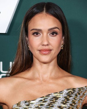 Tamara Ralph FW23 Couture giyen Jessica Alba, 11 Kasım 2023 'te Batı Hollywood, Los Angeles, Kaliforniya, ABD' de gerçekleştirilen Pasifik Tasarım Merkezi 'nde Paul Mitchell tarafından sunulan 2023 Bebek Galasına ulaştı..