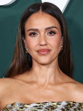 Tamara Ralph FW23 Couture giyen Jessica Alba, 11 Kasım 2023 'te Batı Hollywood, Los Angeles, Kaliforniya, ABD' de gerçekleştirilen Pasifik Tasarım Merkezi 'nde Paul Mitchell tarafından sunulan 2023 Bebek Galasına ulaştı..