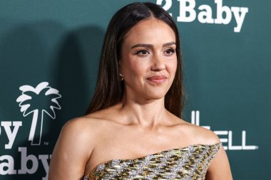 Tamara Ralph FW23 Couture giyen Jessica Alba, 11 Kasım 2023 'te Batı Hollywood, Los Angeles, Kaliforniya, ABD' de gerçekleştirilen Pasifik Tasarım Merkezi 'nde Paul Mitchell tarafından sunulan 2023 Bebek Galasına ulaştı..