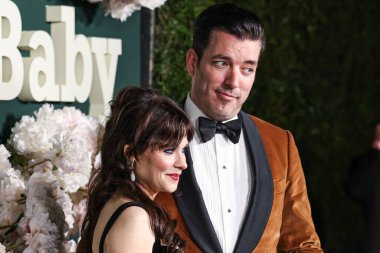 Jonathan Scott ve Zooey Deschanel, 11 Kasım 2023 tarihinde Pasifik Tasarım Merkezi 'nde düzenlenen Paul Mitchell tarafından sunulan 2023 Bebek Galası' na geldiler..