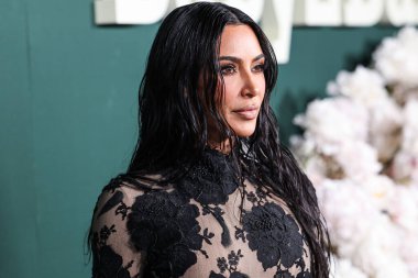 Balenciaga FW23 RTW giyen Kim Kardashian, 11 Kasım 2023 tarihinde Batı Hollywood, Los Angeles, Kaliforniya, ABD 'de gerçekleştirilen Pasifik Tasarım Merkezi' nde Paul Mitchell tarafından sunulan 2023 Bebek Galası 'na ulaştı..