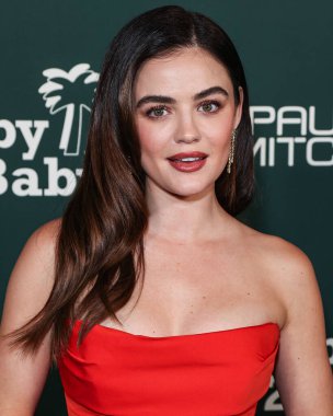 Zydo İtalya 'dan mücevherler giyen Lucy Hale, 11 Kasım 2023' te Batı Hollywood, Los Angeles, Kaliforniya, ABD 'de gerçekleştirilen Pasifik Tasarım Merkezi' nde Paul Mitchell tarafından sunulan 2023 Bebek Galasına ulaştı..