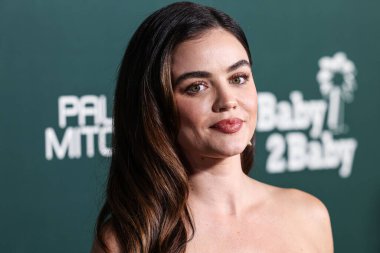 Zydo İtalya 'dan mücevherler giyen Lucy Hale, 11 Kasım 2023' te Batı Hollywood, Los Angeles, Kaliforniya, ABD 'de gerçekleştirilen Pasifik Tasarım Merkezi' nde Paul Mitchell tarafından sunulan 2023 Bebek Galasına ulaştı..