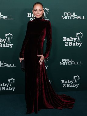 Nicole Richie, Paul Mitchell tarafından sunulan 2023 Bebek Galası 'na 11 Kasım 2023' te Batı Hollywood, Los Angeles, Kaliforniya, ABD 'de gerçekleştirilen Pasifik Tasarım Merkezi' nde ulaşır..