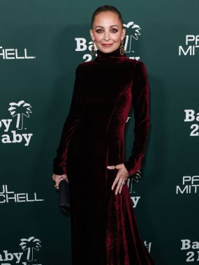 Nicole Richie, Paul Mitchell tarafından sunulan 2023 Bebek Galası 'na 11 Kasım 2023' te Batı Hollywood, Los Angeles, Kaliforniya, ABD 'de gerçekleştirilen Pasifik Tasarım Merkezi' nde ulaşır..