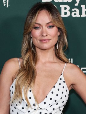 Balmain SS24 RTW giyen Olivia Wilde, 11 Kasım 2023 'te West Hollywood, Los Angeles, Kaliforniya, ABD' deki Pasifik Tasarım Merkezi 'nde Paul Mitchell tarafından sunulan 2023 Bebek Galasına ulaştı.. 